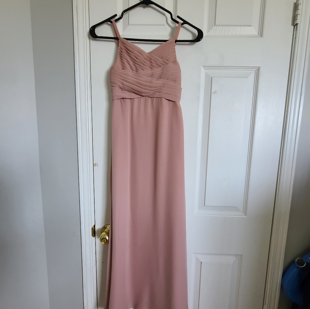 Formal dresses - Picture 14 of 16
